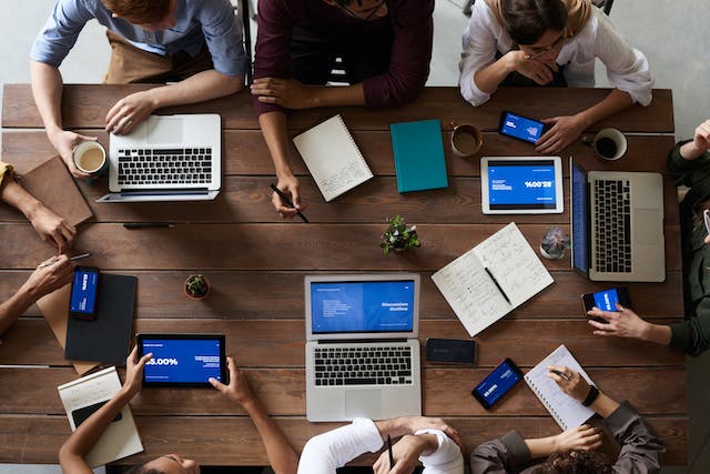 Sesión sobre opciones de empleo vacacional