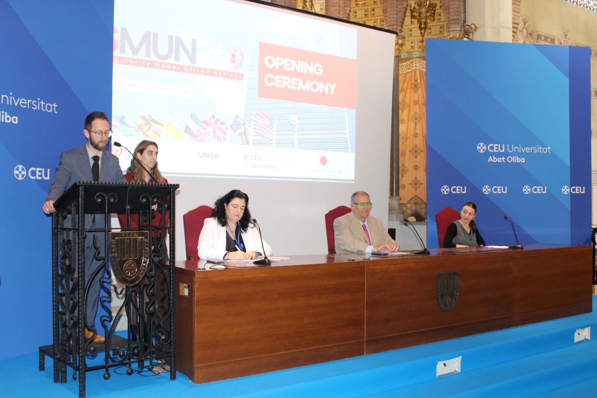 Más de 200 alumnos simulan en la CEU UAO el funcionamiento de Naciones Unidas
