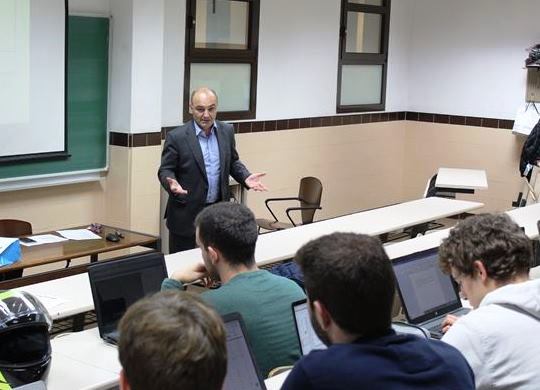 “Sin valores, quedas fuera del mercado”