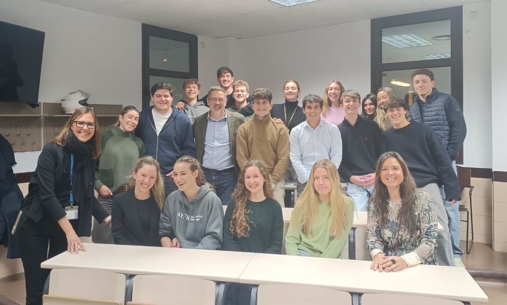 Els estudiants s'enfronten a reptes empresarials reals amb el joc bugaMAP de MAPFRE