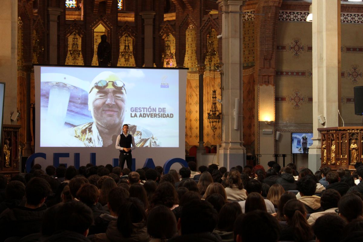 La Universitat abre sus puertas a cerca de 700 estudiantes de colegios 