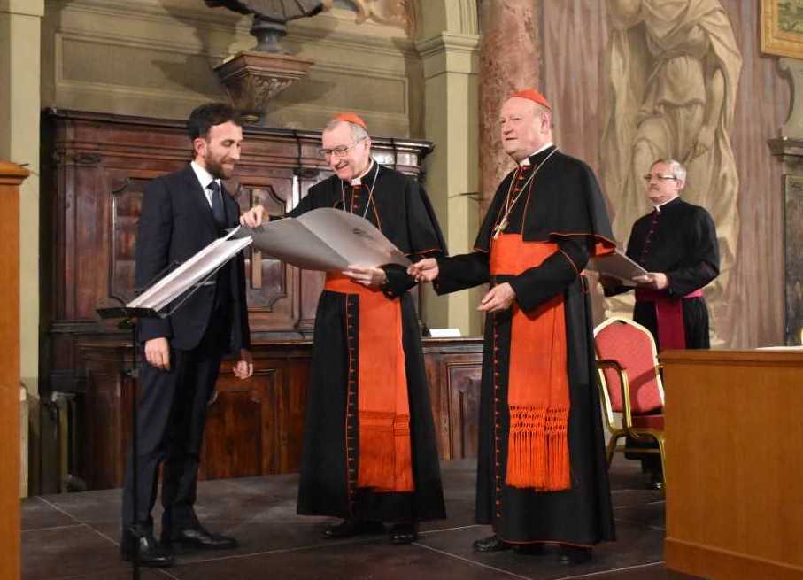 Abbate rep el Premi de les Acadèmies Pontifícies