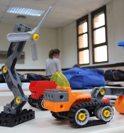 Robots y maestros, aliados en la innovación educativa