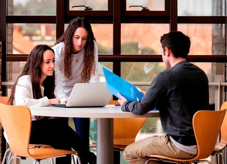 Credenciales de empleo, calidad y satisfacción