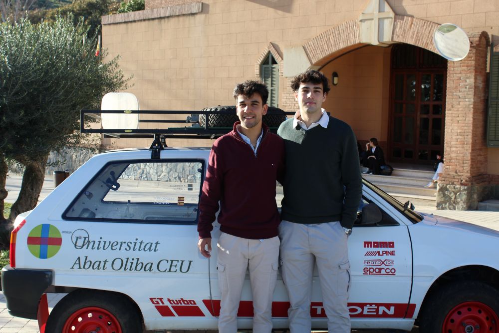 Aventura, solidaritat i superació: l'experiència de dos estudiants de la UAO CEU a UniRaid, el Dakar solidari
