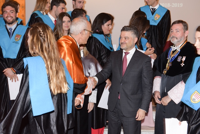Aptitud, actitud i estabilitat en l'economia i l'empresa